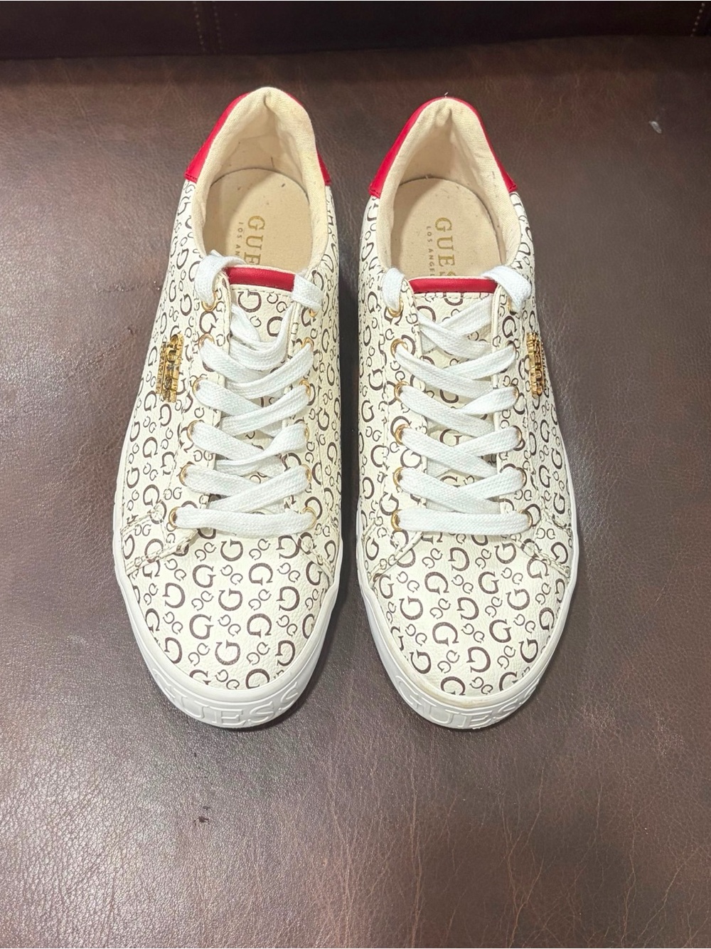 GUESS  Sneakers